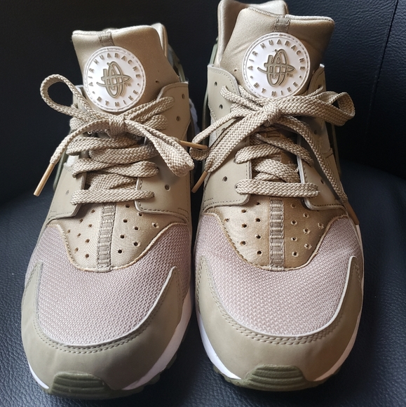 Nike Air Huarache ‘Khaki’. - Picture 12 of 16
